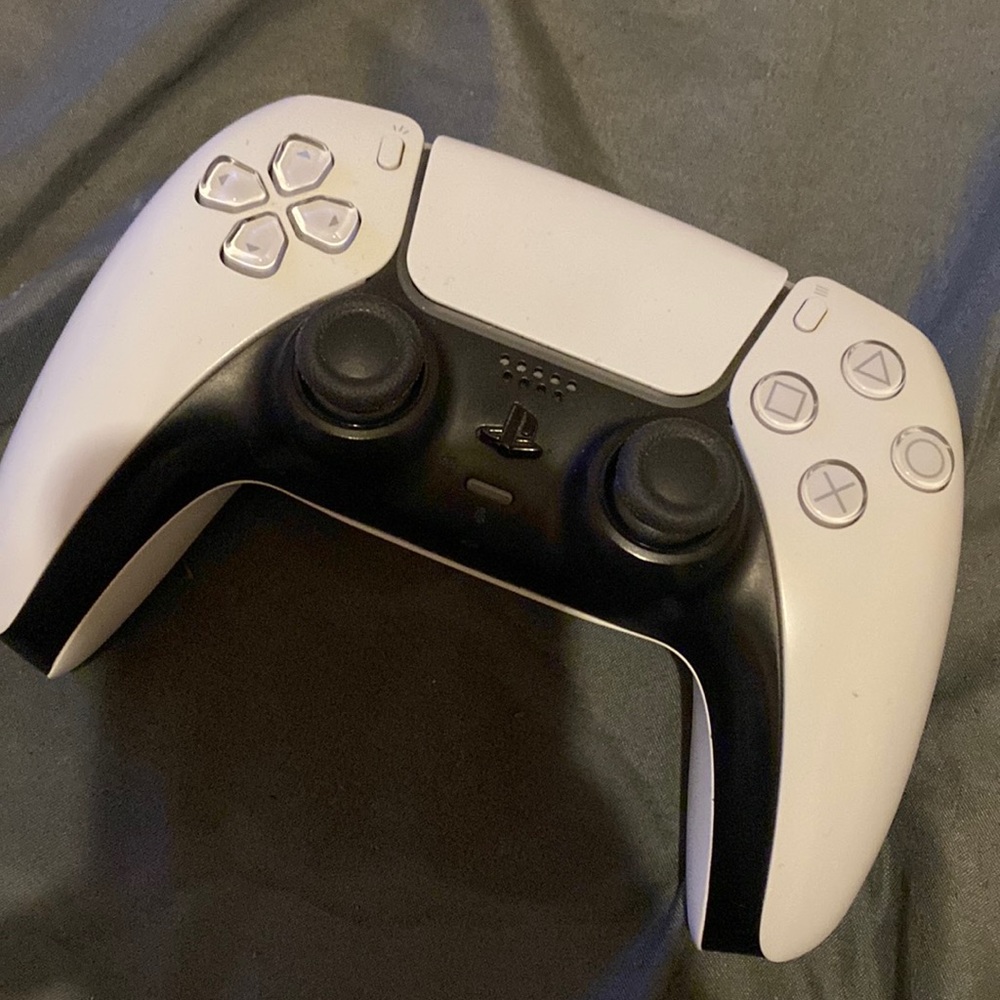 PlayStation 5 & Xbox One S Controllers